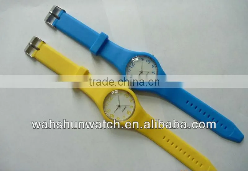 2013 factory custom cheap sports promotion gifts waterproof silicone watches own logo