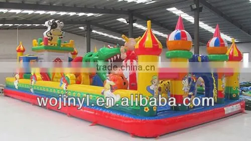 Attractive Inflatable jumping castle with slide