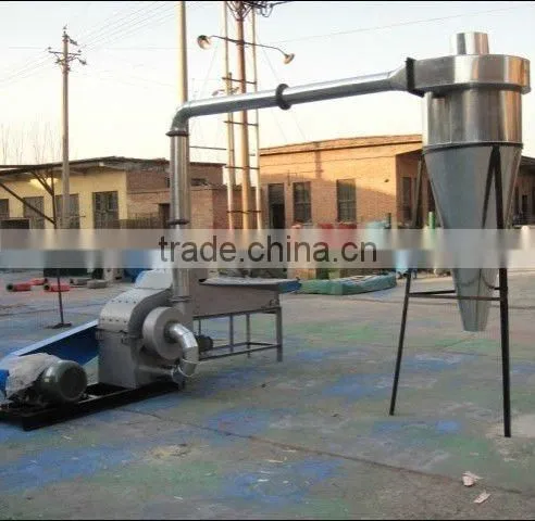 Animal feed crusher and mixer hammer mill