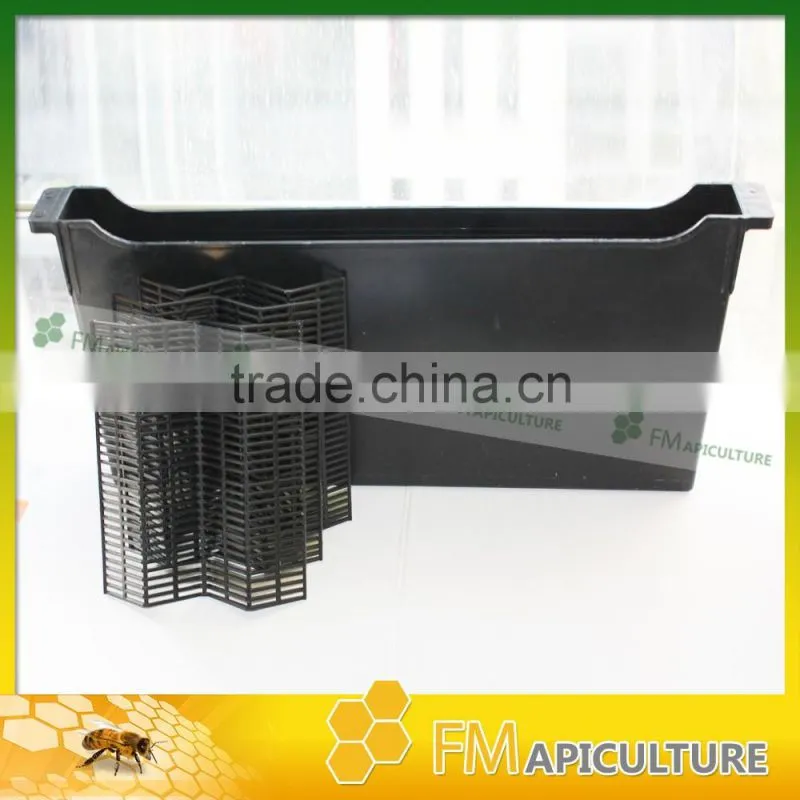 Bee keeping tools plastic bee feeder; 4KG bee feeder ; plastic bee feeder