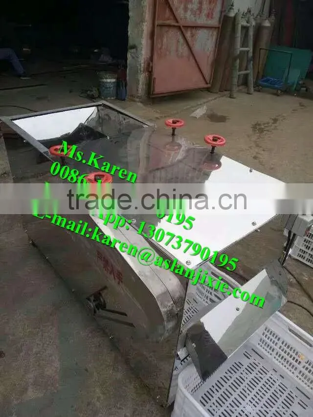 Mushroom leg and cap separator machine / Mushroom stem removal machine