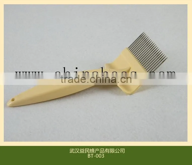 beekeeping equipment uncapping fork