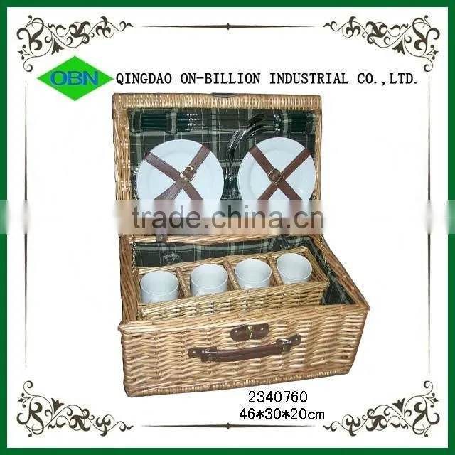 Newly woven lunch basket with lid and lining