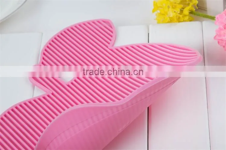 Food grade silicone funny apple shape coaster