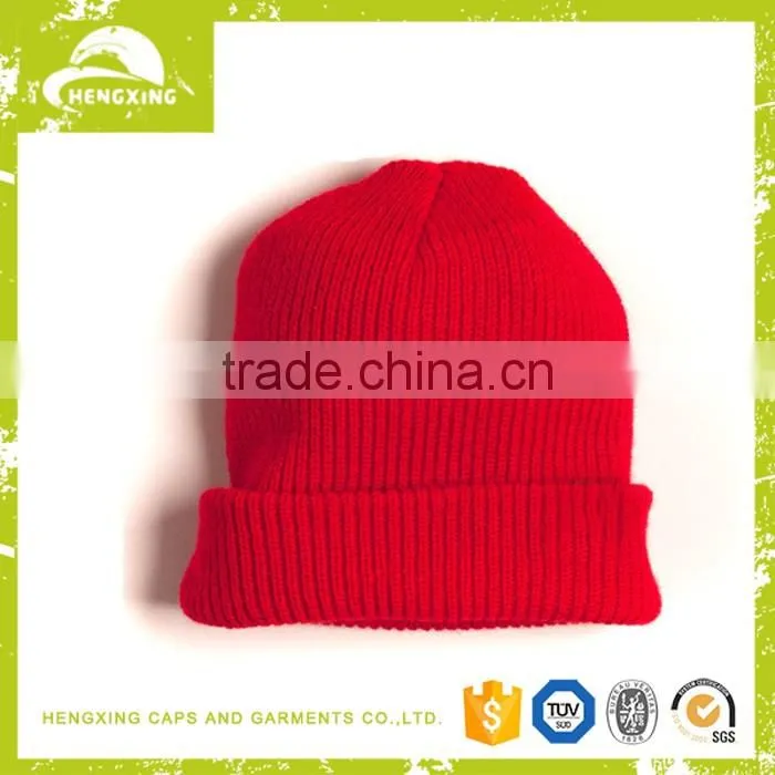 Woven label red yarn knitted custom beanie