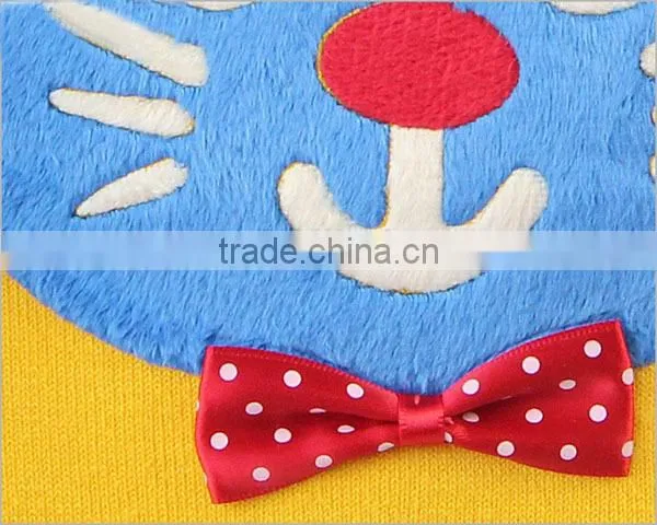 Cartoon style baby knitting sweater raglan sleeve contrast color pullover