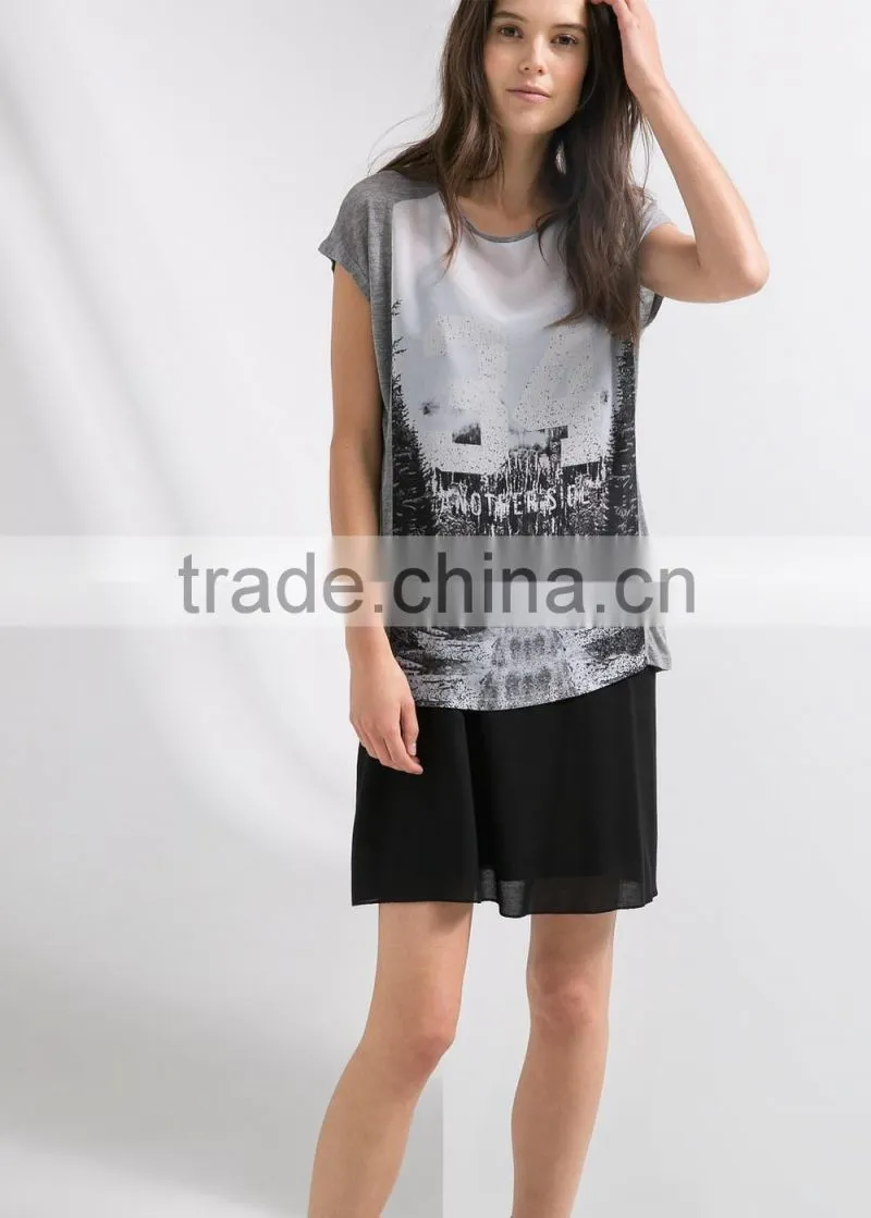 CONTRAST PRINT T-SHIRT