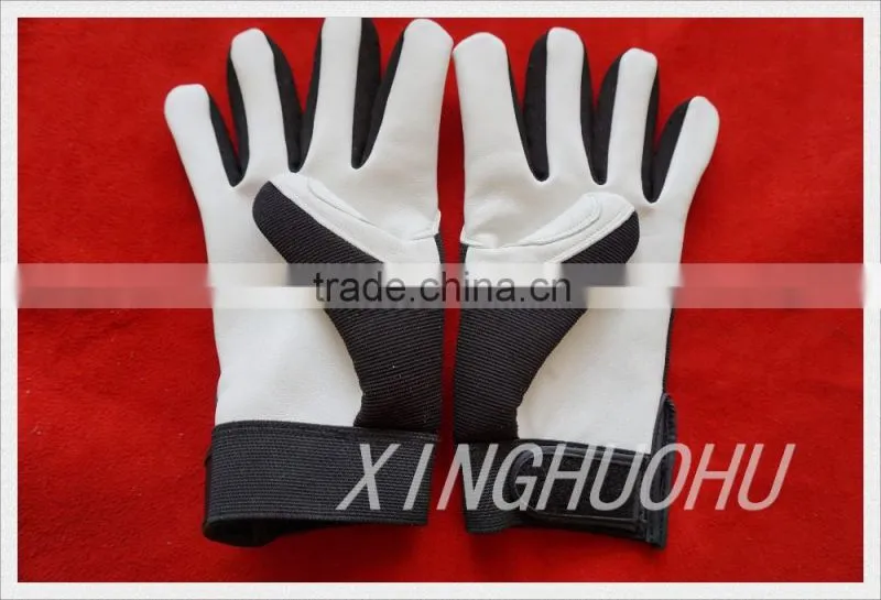 Sheepskin mechanical gloves