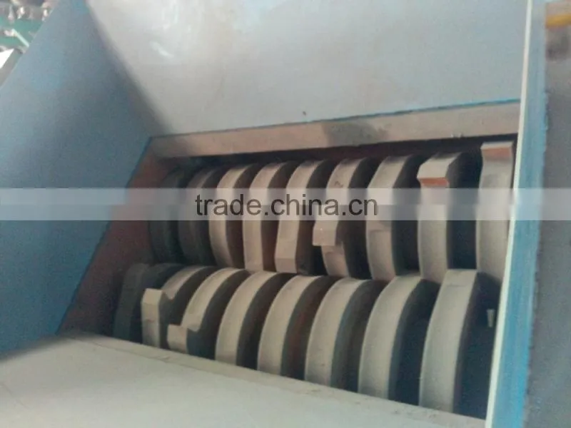 Radial waste Tire shredder machine with 2000kg/h capacity tire shredding machine Tire cutting tool