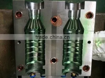 Cosmetic bottles blowing machine