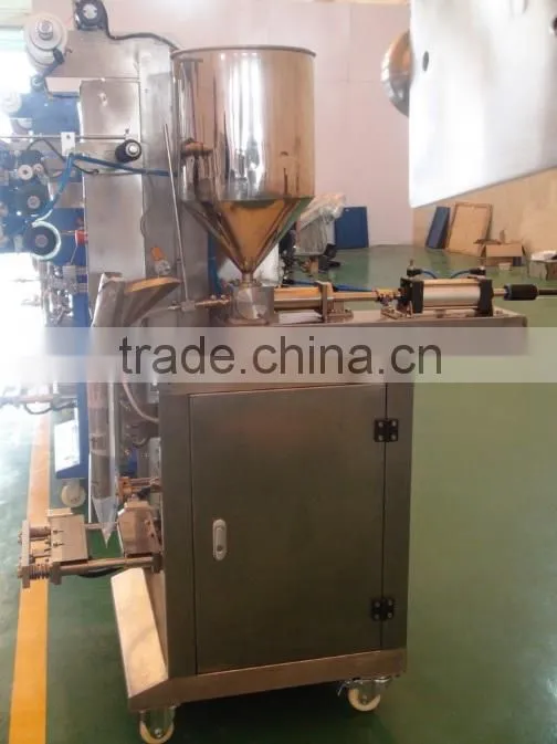 Automatic liquid drug packing machine for bag