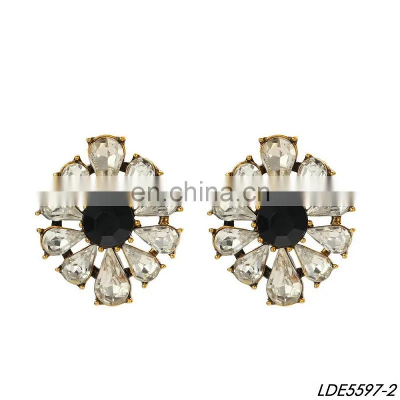 Daisy crystals stud earrings antique gold post earrrings