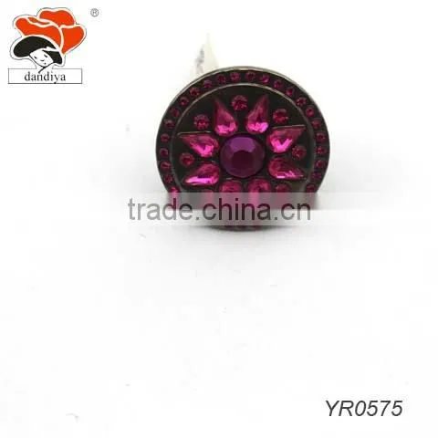 Round the sun shaped alloy ring with a diamond