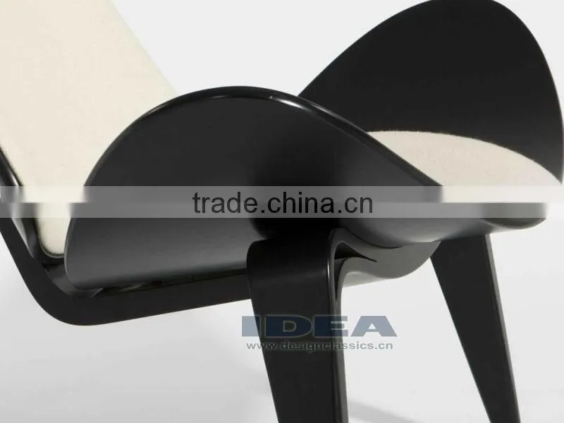 Replica Hans Wegner Shell Chair - Black Shell/ Cream White Fabric