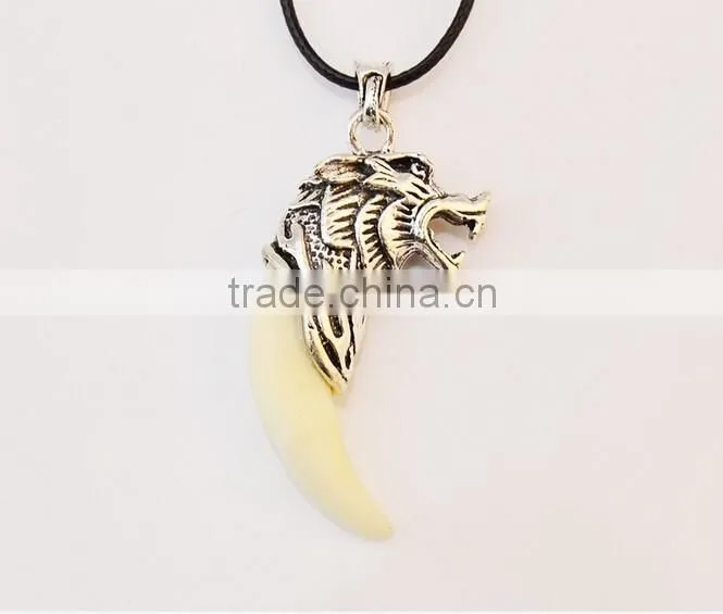 Retro Cool Men's Charm Choker Wolf Tooth Pendant Genuine Leather Alloy Necklace