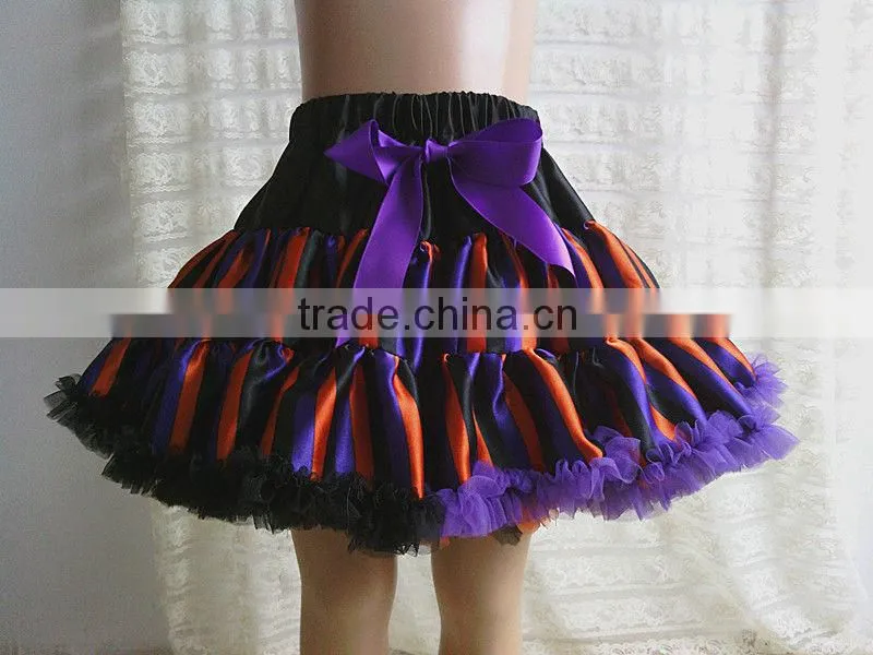 new design wholesale chevron pettiskirt for girls hot sale 2013 lastest new design satin skirt