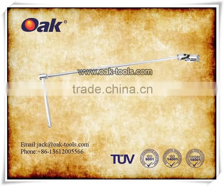 Titanium Driver tee with universal joint