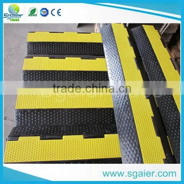 Outdoor Road Rubber Speed Humps for cabe on Sale
