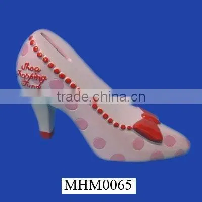 Sneaker-shaped eramic planter