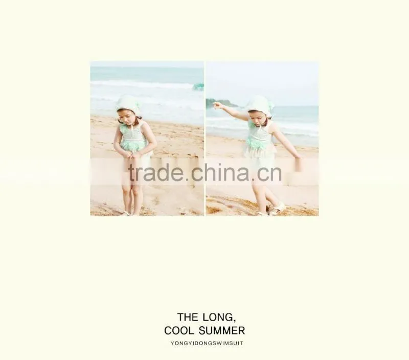 The new children's swimwear girls lace flowers swimwear three-piece swimsuit with swimming cap
