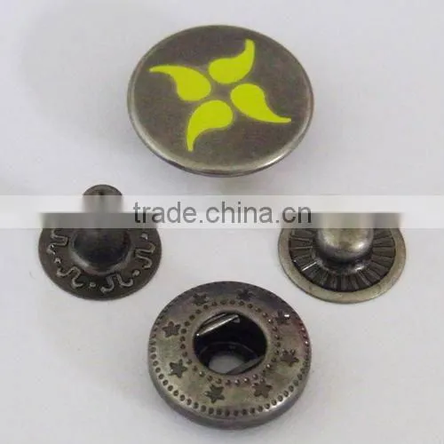 Metal clothing snaps