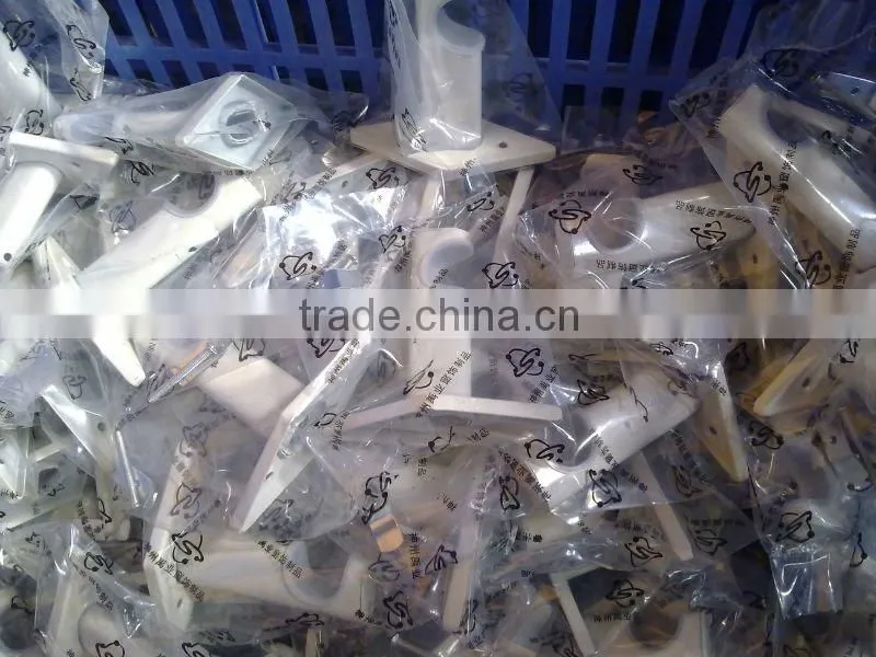 Single plastic side wall mounted curtain rod bracket