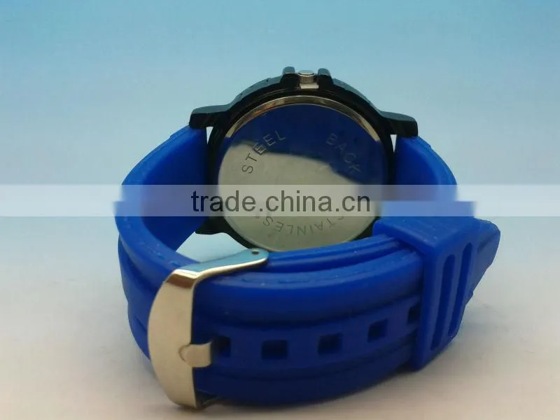 2013 best selling men wrist promotional watches with your own logo