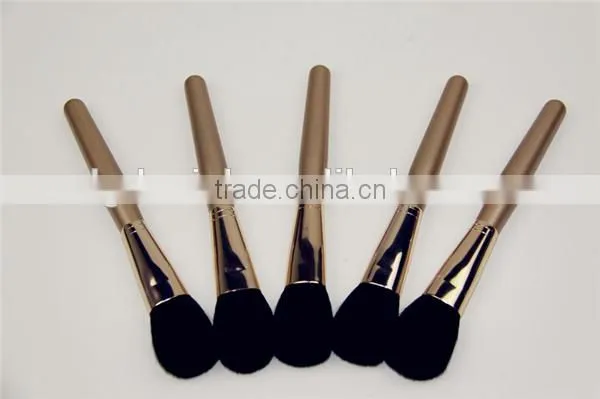 Professional Gold Single makeup brush free sample