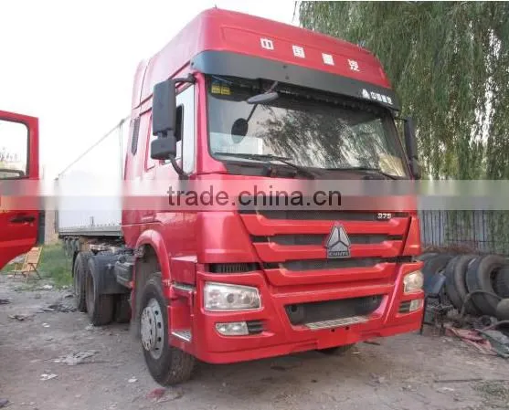 Beautiful color Sinotruk 380hp 6x4 howo towing vehicle/ tractor truck