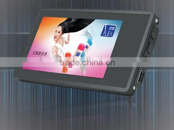 CE Approved Digital Wearable Video Name Tag Vidbadge Advertising Player TFT Screen Lithium Battery Video & Photo Display