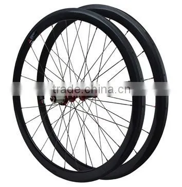 Factory price 25mm width carbon clincher wheels, 50mm tubuless compatible carbon clincher wheel straight pull carbon body Hubs