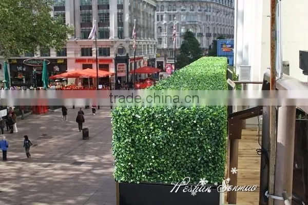 PE Material and Artificial Topiary Hedge Plant Type Milan Grass mat