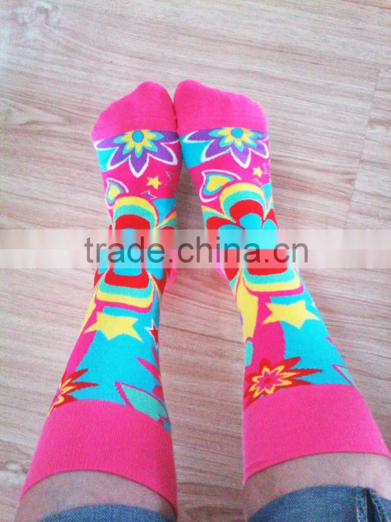 Good Look Customed Colorful Big Flowers Hot Sale In-Stock Socks Red Stripe Tube 100% Cotton Socks