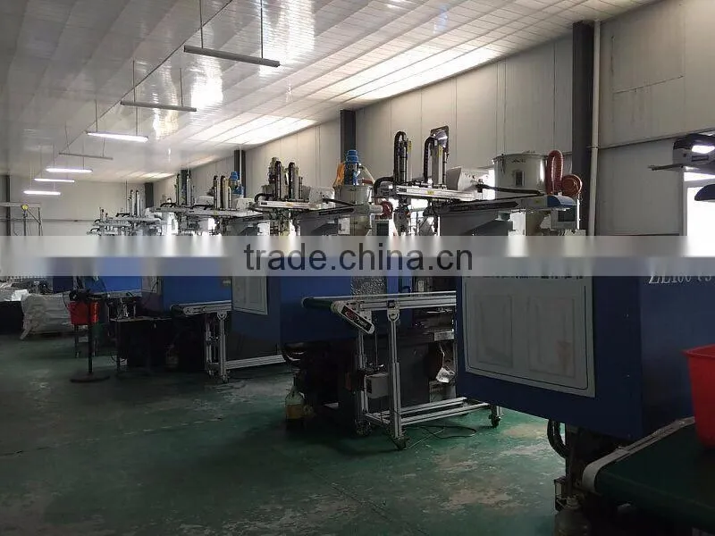 plastic cosmetic bottle injection molding machine