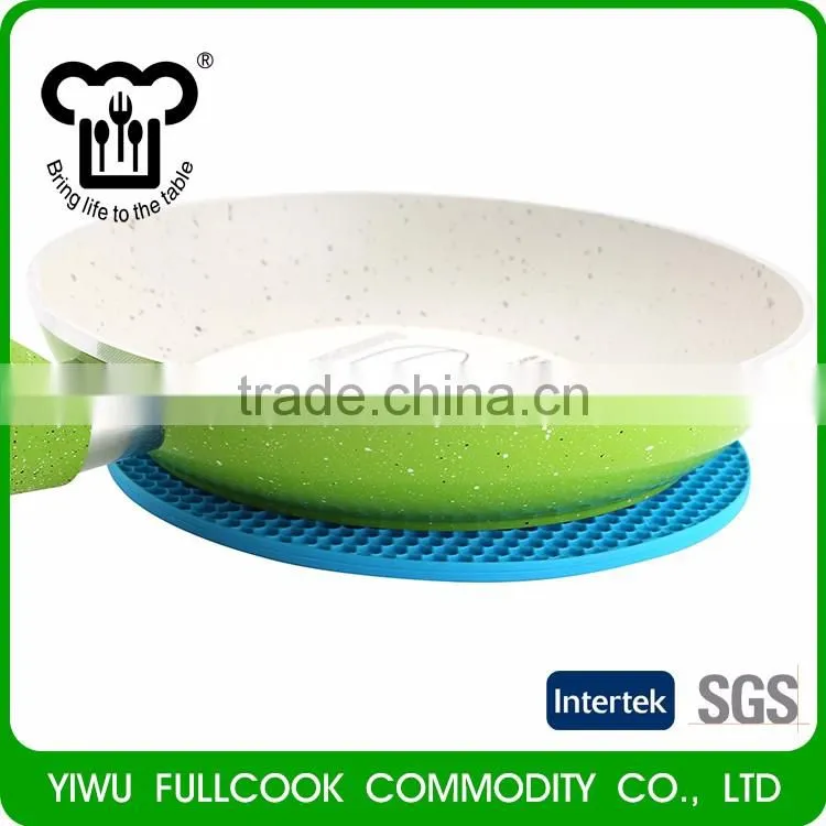 High quality round colorful food grade heat resistant silicone table mat