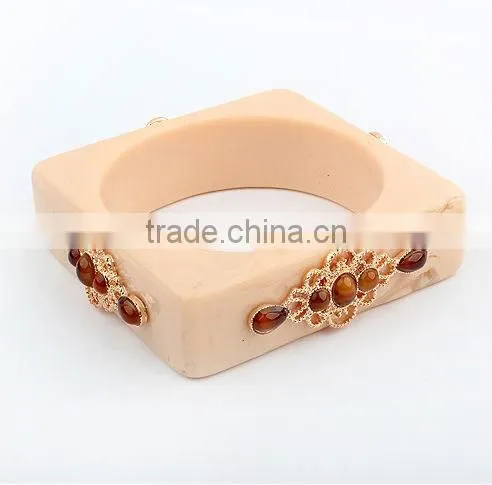 Exaggerated fashion square bangle bracelet.alloy