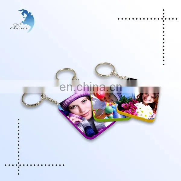 Fashionable customized design colorful plastic keychain