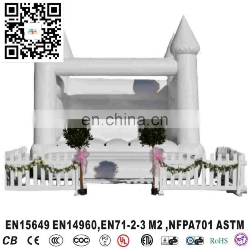 New white jumping bouncy house inflatable castle with tent for wedding