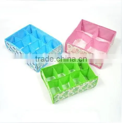 Non-woven fabrics receive a box of 12 case underwear receive a case