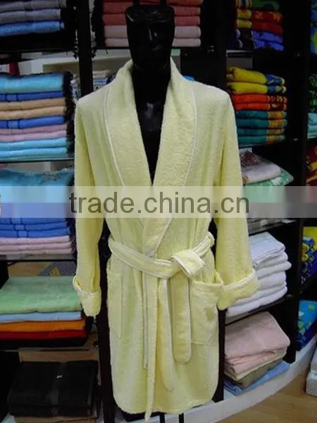 white/light color 100% cotton quilted bathrobe