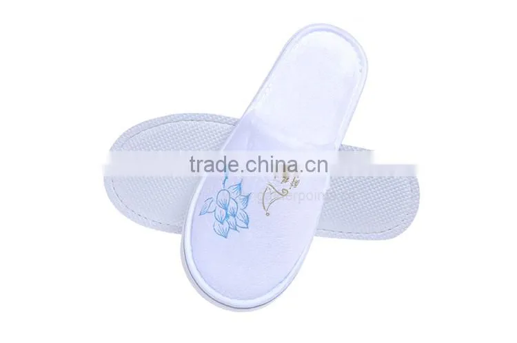 Special Design Washable Winter House Embossed Logo Slipper