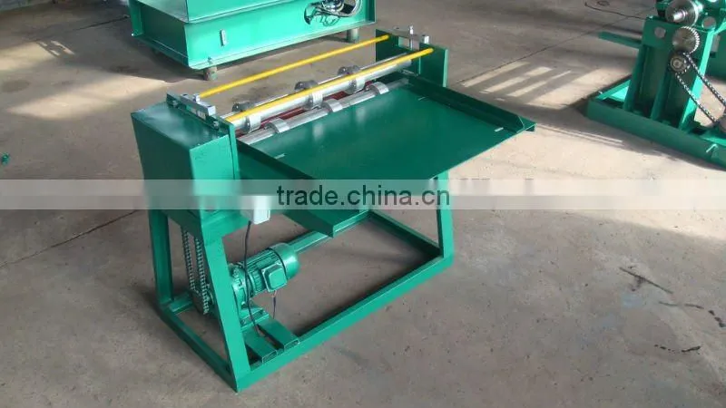 Simple colored steel tile slitting production