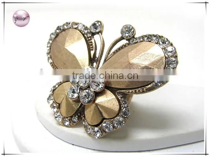 Crystal stud metal butterfly stretch ring