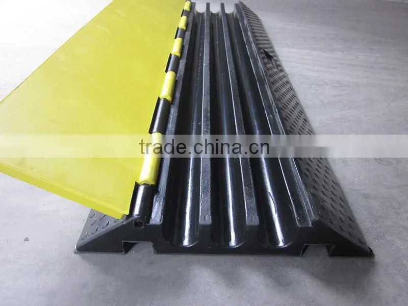 cable ramp with 3 chaneels