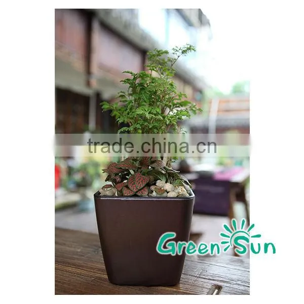 Two parts assembled plastic flowerpot