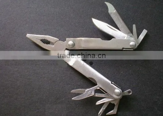 11-Functional Plastic Pocket Tools