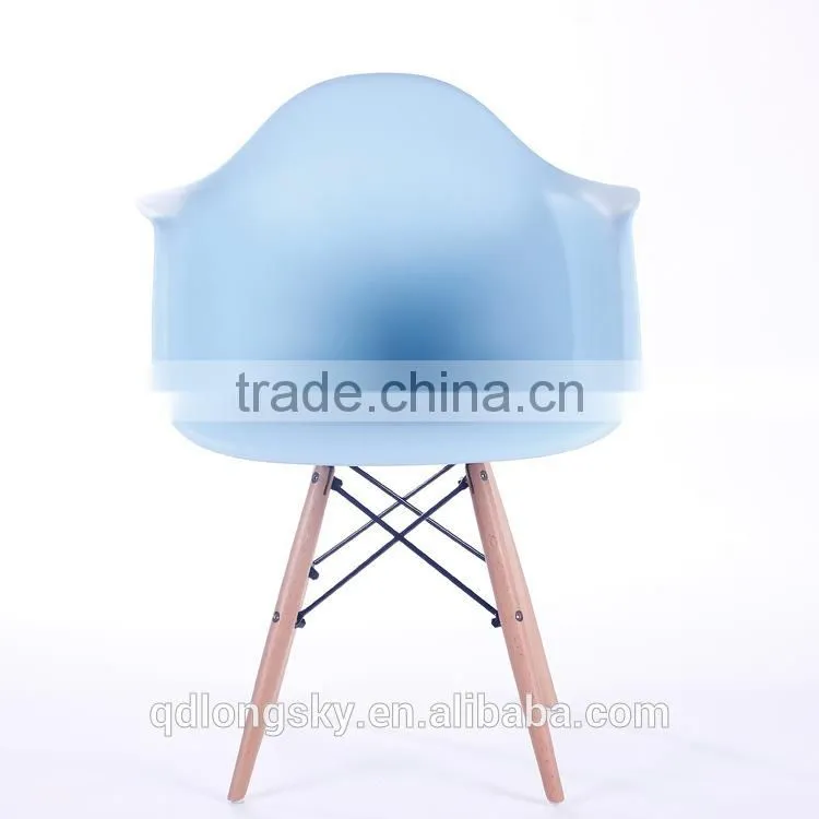 LS-4012 Italian design TATAMI plastic leisure chairs with arms and wood legs