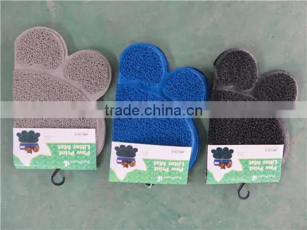 Paw print litter mat for cat