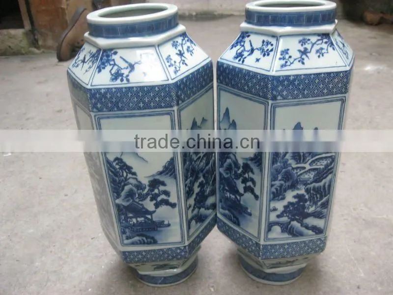 Chinese antique porcelain blue and white vase