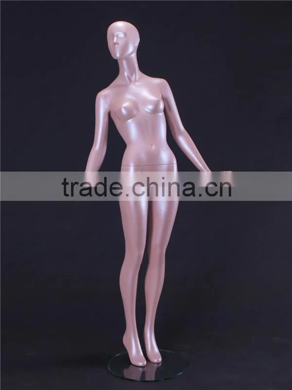 Christmas window display female mannequins